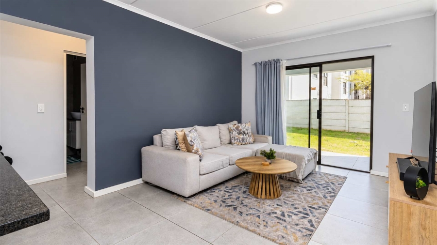 To Let 2 Bedroom Property for Rent in Loucharmante Western Cape